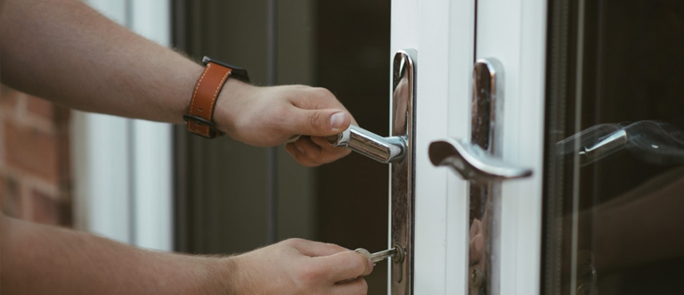 24 hour key locksmith Kerman